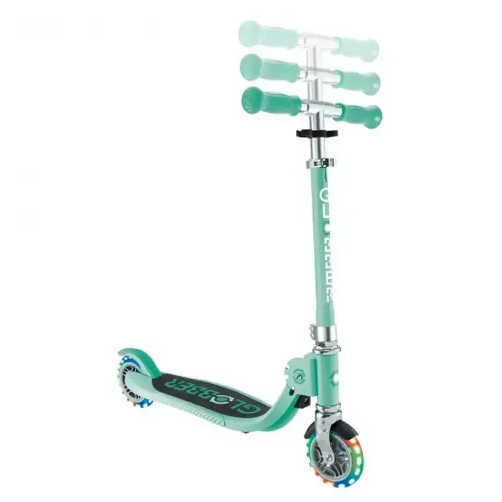 Детска сгъваема тротинетка с две светещи колела Globber Flow Foldable Junior Lights - ментова, снимка 7
