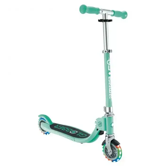 Детска сгъваема тротинетка с две светещи колела Globber Flow Foldable Junior Lights - ментова, снимка 2