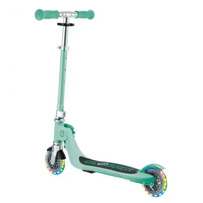 Детска сгъваема тротинетка с две светещи колела Globber Flow Foldable Junior Lights - ментова, снимка 3