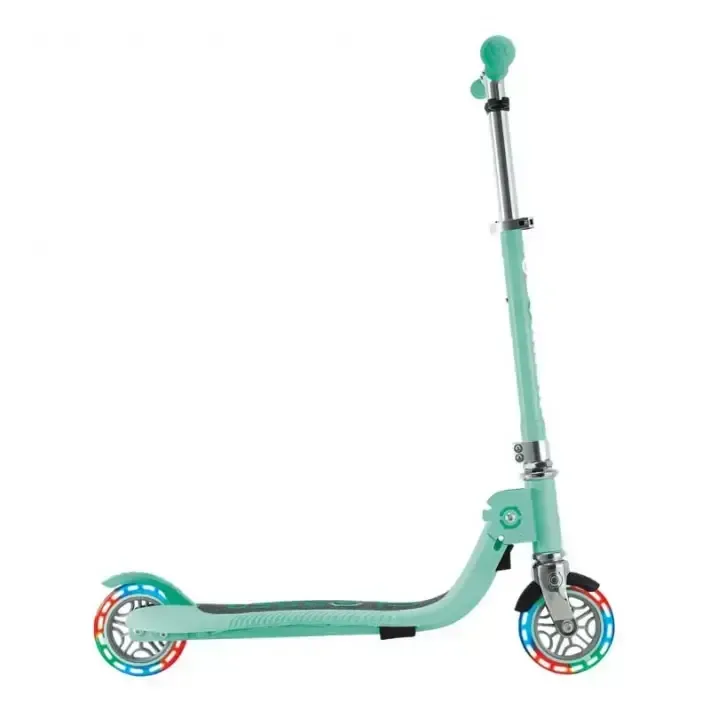 Детска сгъваема тротинетка с две светещи колела Globber Flow Foldable Junior Lights - ментова, снимка 4