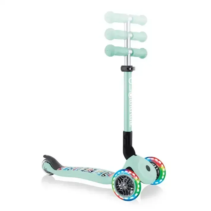 Сгъваема тротинетка със светещи колела Globber Junior Fantasy Lights, ментово зелена, снимка 2
